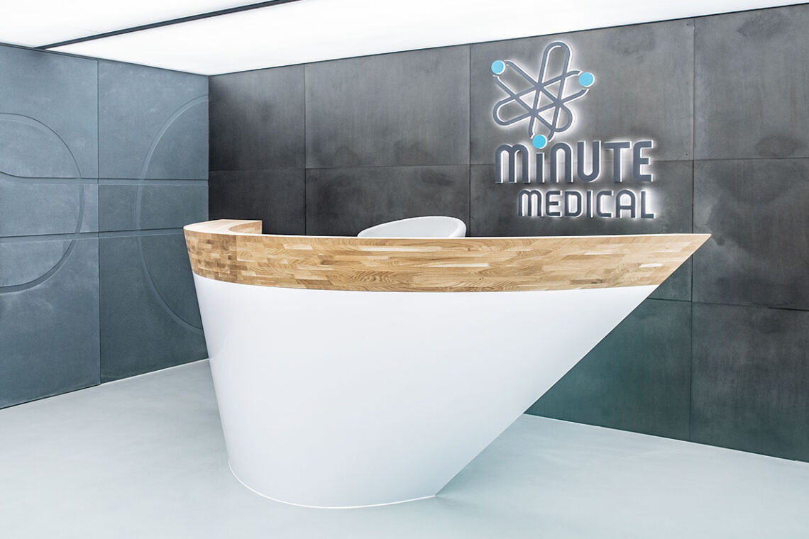 Minute Medical Ordination Empfang mit Logo